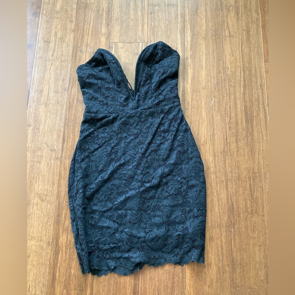 Bebe mini bodycon dress Lace deep V Small